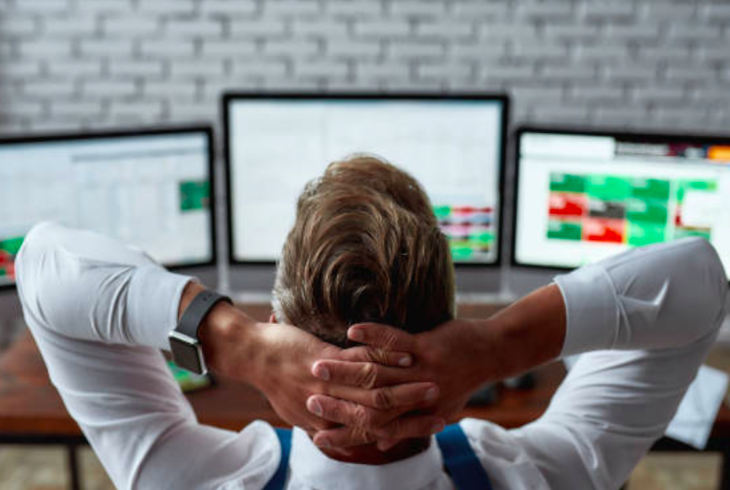 best triple monitor stand